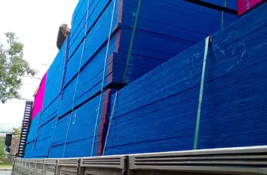 Chapa de Madeirite Plastificado azul para formas de concreto e obra - Lagoa Telhas Pampulha BH.